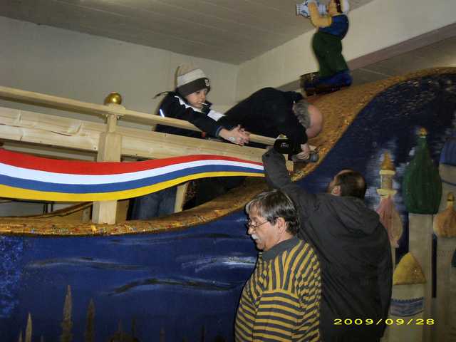 2010-02-Karnevalsverein-Die Schnudedunker-Wagenbau-0331.JPG